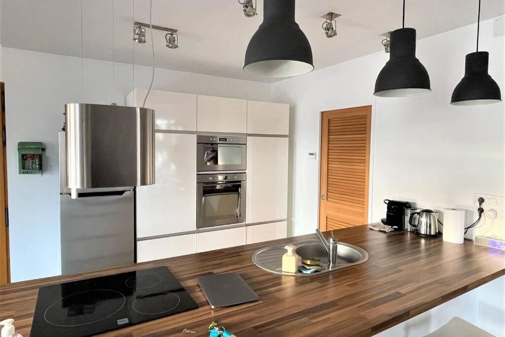 Superbe Loft 100M2 Proche Cathedrale Avec Parking Apartment Реймс Екстериор снимка
