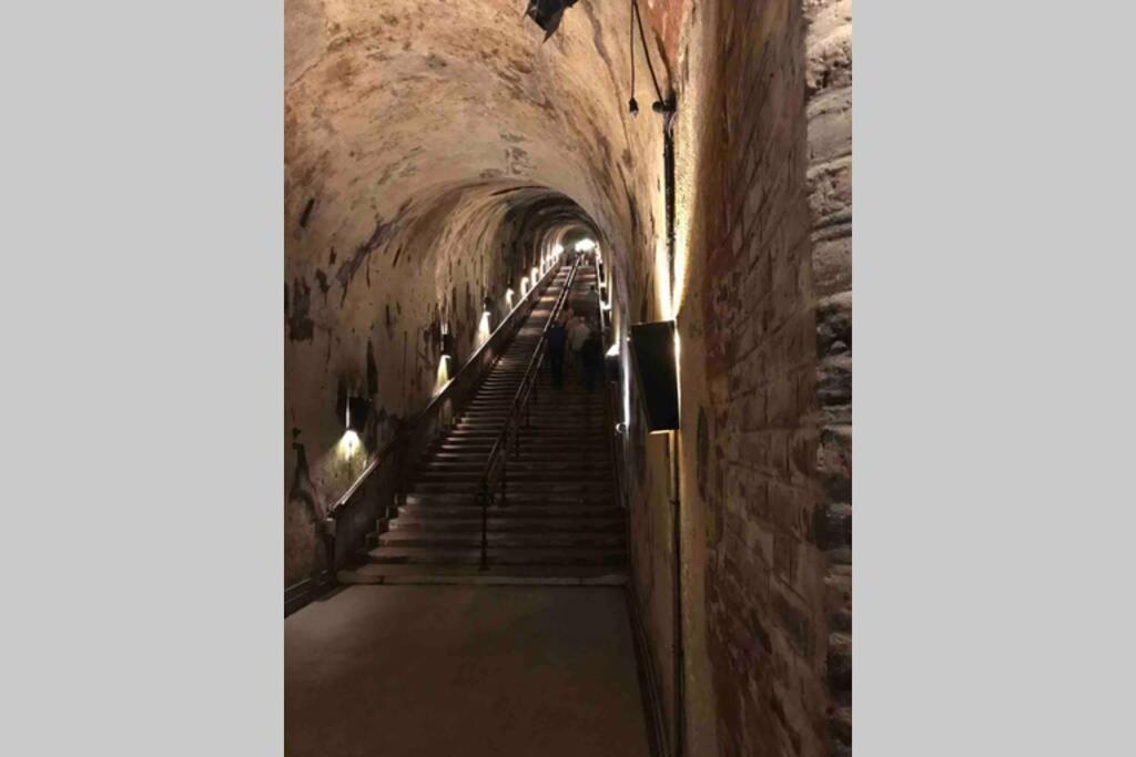 Superbe Loft 100M2 Proche Cathedrale Avec Parking Apartment Реймс Екстериор снимка